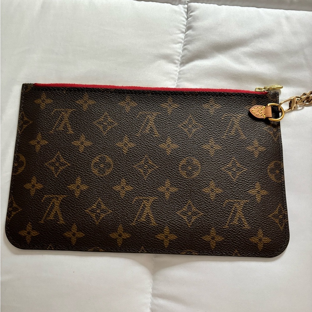 Louis Vuitton Monogram Neverfull Pochette